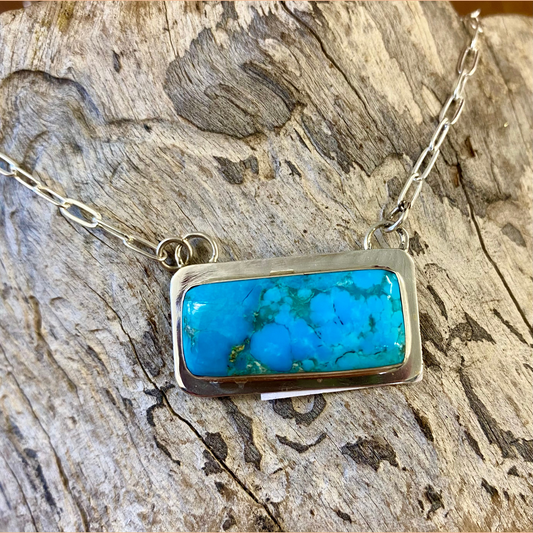 Sterling silver beautiful lightweight turquoise bar chain necklace. Perfect piece to wear alone or layered with other necklaces. Native American handmade by artist silversmith Lee McCray. Size: 20” inches Signed: YES Hallmark/Artist: Lee McCray Stone: Turquoise Sterling Silver Native American Made Turquoise Bar 20" Inches Necklace