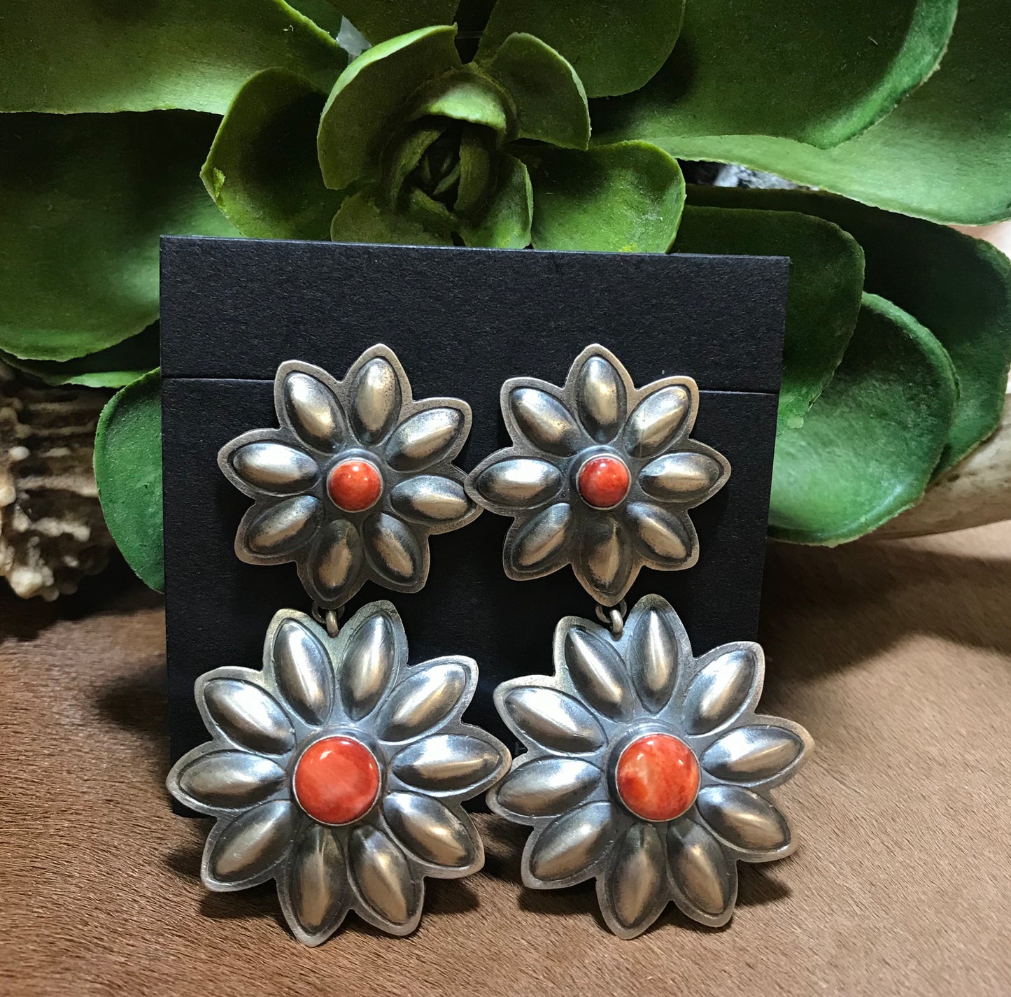 El Spiny Oyster Flower Earrings - Ny Texas Style Boutique
