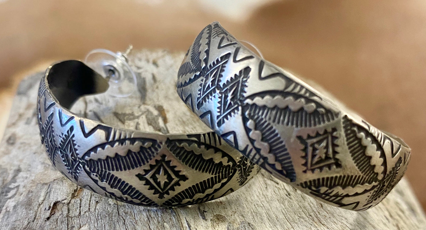 The Mandy Half Hoop Post Earrings - Ny Texas Style Boutique
