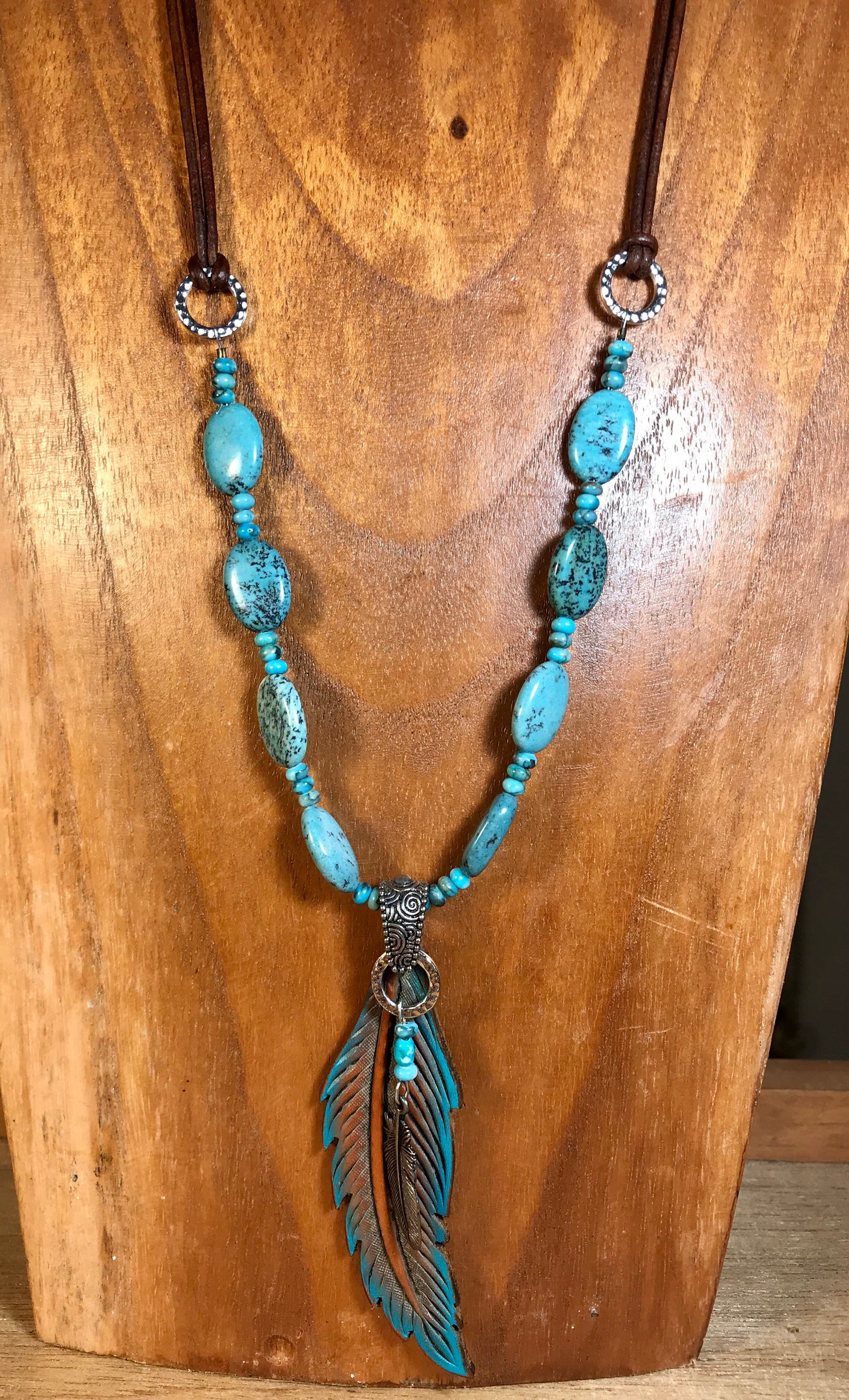 The Delta Dawn Feather Necklace - Ny Texas Style Boutique