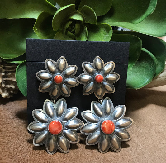 El Spiny Oyster Flower Earrings - Ny Texas Style Boutique