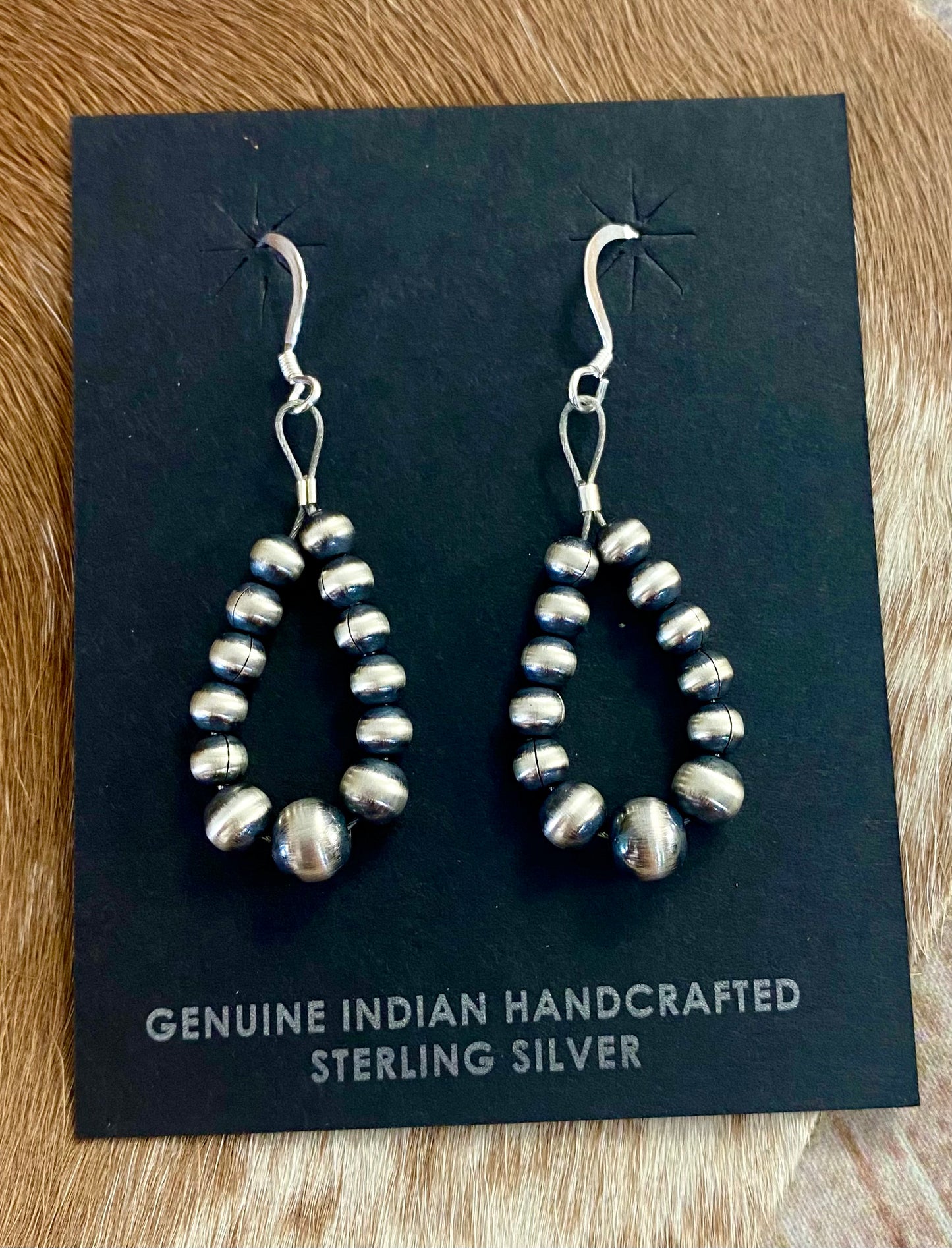The Luka 1” Inch Navajo Pearl Earrings