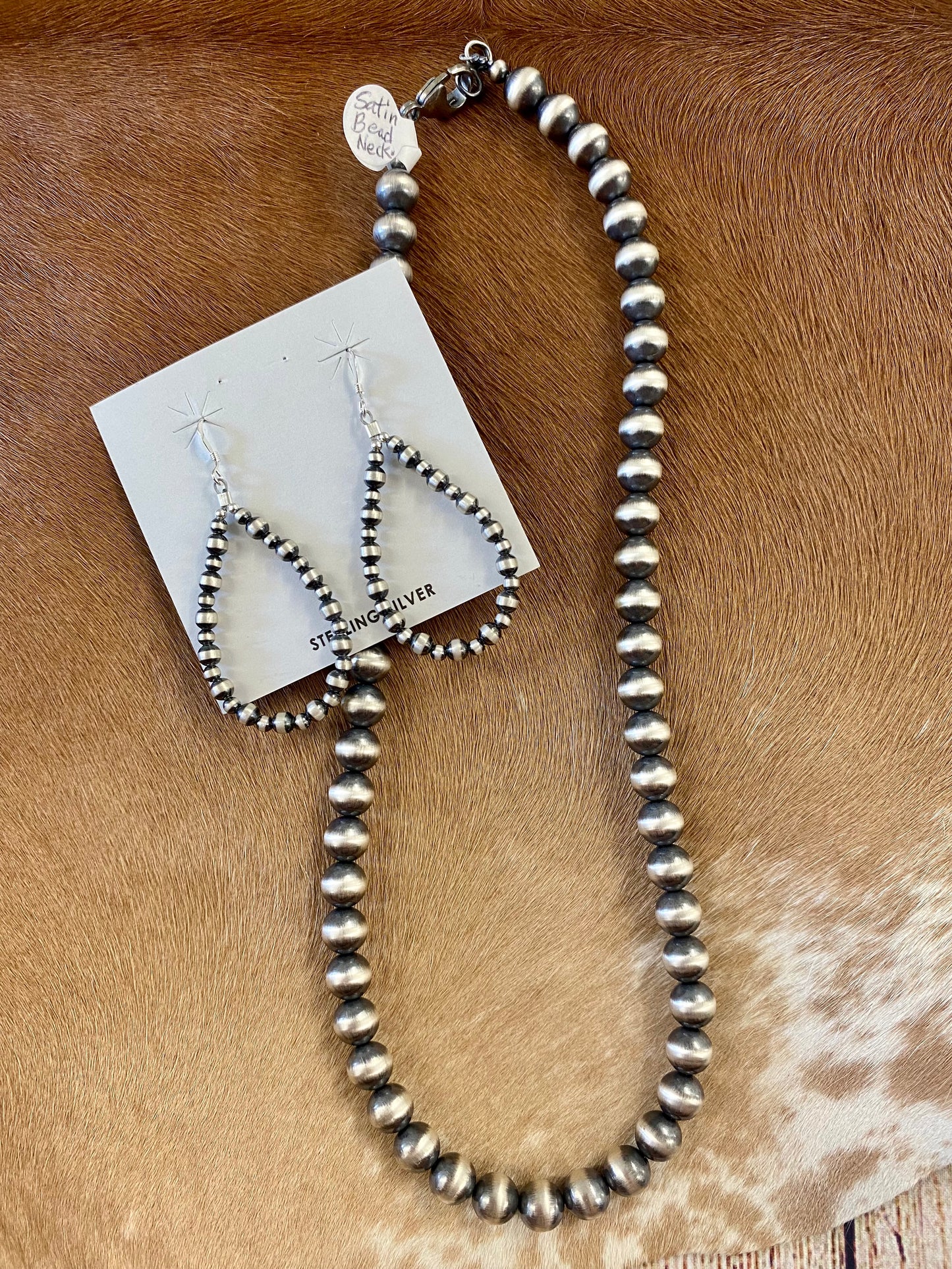 8mm 18" Navajo Pearl Necklace