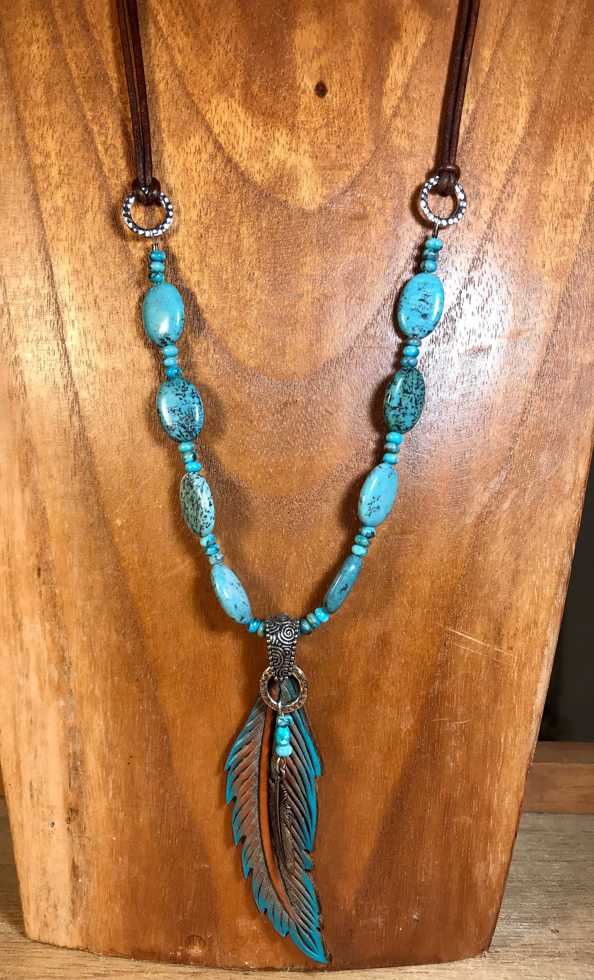 The Delta Dawn Feather Necklace - Ny Texas Style Boutique 